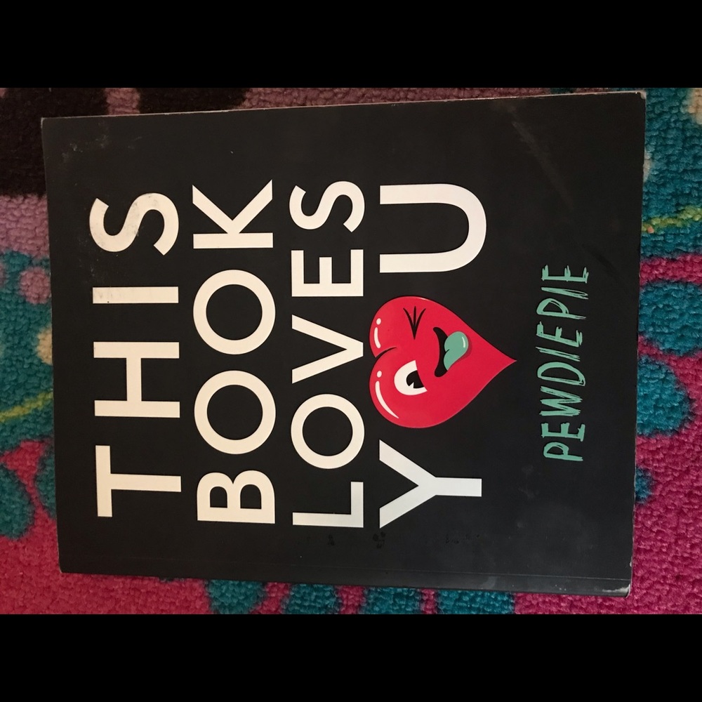YouTuber Book Bundle! 📘💙 - Picture 3 of 7